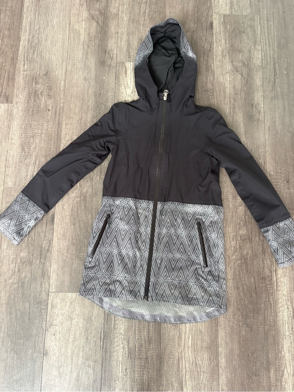 Ivivva Black and Gray Patterned Hooded Raincoat